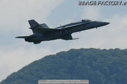 2005-07-15 Lugano Airshow 025 - FA-18C Hornet